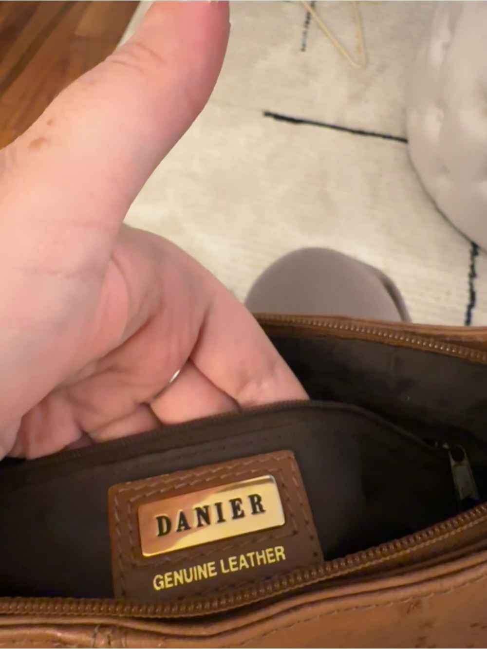 Danier Cognac Brown Genuine Leather Shoulder Bag - Picture 3 of 3